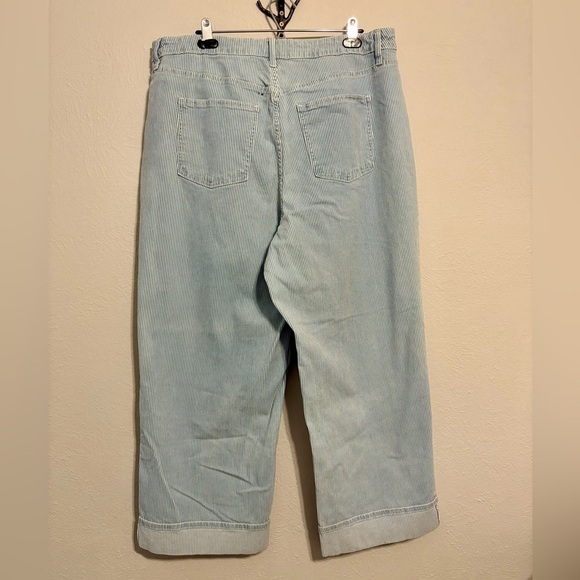 High Rise Striped Jeans - Picture 2 of 5